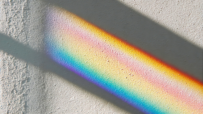 JPG 편집이미지 벽 컬러 무지개 자연 유리 따뜻함 그림자 일상 빛 햇빛 반사 공간 장면 뷰티풀 프리즘 편집실사 AI포토 AI콘텐츠 자연요소 재질 라이프 태양 CG 생태계 광학기기 파일형식