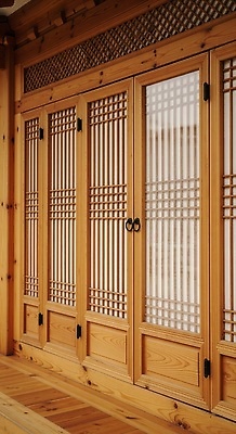 JPG 나무 편집이미지 전통 디자인 건축 문화 예술 창문 한옥 한국 내부 공간 편안함 격자 자재 편집실사 AI포토 AI콘텐츠 식물 한국전통 아시아 고건축 무늬 감각 CG 파일형식