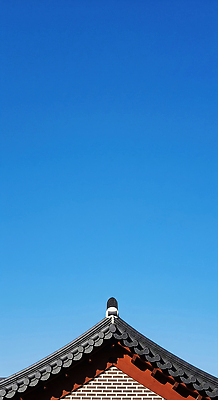 JPG 편집이미지 전통 디자인 건축 문화 예술 자연 지붕 한옥 한국 기와 풍경 고요 역사 뷰티풀 편집실사 AI포토 AI콘텐츠 한국전통 아시아 고건축 CG 생태계 파일형식