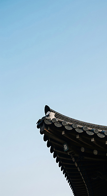 JPG 편집이미지 전통 디자인 건축 예술 자연 하늘 지붕 한옥 한국 고대문명 풍경 문화재 대칭 뷰티풀 경관 편집실사 AI포토 AI콘텐츠 한국전통 아시아 고건축 CG 생태계 파일형식