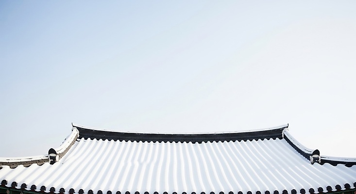 JPG 편집이미지 건축 문화 컬러 고건축 겨울 자연 하늘 지붕 날씨 한국 풍경 고요 눈 뷰티풀 편집실사 AI포토 AI콘텐츠 자연요소 건축물 계절 아시아 CG 생태계 파일형식