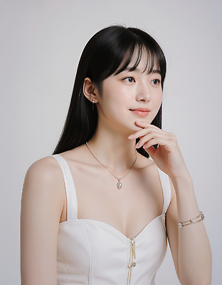 JPG 모델 편집이미지 손 드레스 여자 패션 얼굴 포즈 장신구 조명 미소 뷰티 머리카락 사진촬영 우아함 의료성형뷰티 스타일 편집실사 AI인물포토 AI콘텐츠 옷 컨셉 표정 사람 신체부위 머리 촬영 CG 파일형식 AI포토