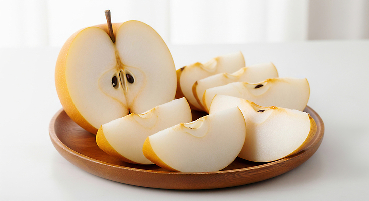 JPG 편집이미지 조각 과일 자연 디저트 건강 노란색 식사 신선 배 달콤 부드러움 향 나무그릇 편집실사 AI포토 AI콘텐츠 그릇 음식 컬러 목재 감각 맛 CG 생태계 파일형식