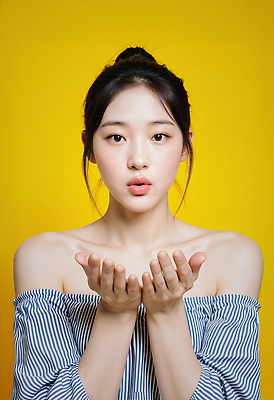 JPG 편집이미지 헤어스타일 손 패션 감정 포즈 표정 뷰티 촬영 편안함 노란배경 뷰티풀 의료성형뷰티 스타일 편집실사 AI인물포토 AI콘텐츠 백그라운드 신체부위 노란색 감각 CG 파일형식 AI포토