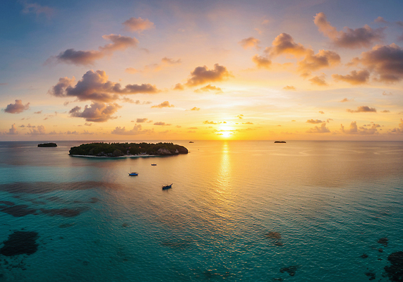 JPG 구름 편집이미지 바다 섬 여행 자연 하늘 풍경 물 관광지 태양 평화 노을 고요 일몰 발리 수평선 이미지편집 AI포토 AI콘텐츠 자연요소 컨셉 생태계 인도네시아 파일형식