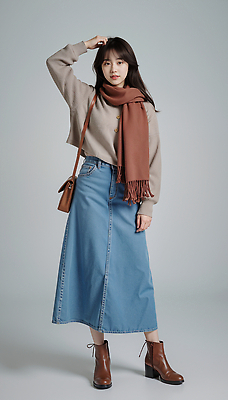 JPG 모델 편집이미지 옷 여자 패션 포즈 겨울 캐주얼 치마 갈색 유행 스카프 청바지 스웨터 코디 의료성형뷰티 스타일 편집실사 AI인물포토 AI콘텐츠 계절 컬러 상의 바지 하의 사람 목도리 CG 파일형식 AI포토