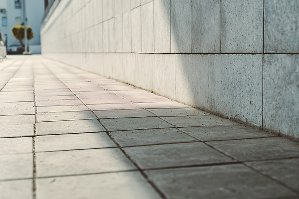 JPG 편집이미지 벽 자연 아침 조명 거리 그림자 건물 햇빛 산책 도시 보행로 구조물 질감 정리 평면 편집실사 AI포토 AI콘텐츠 주간 건축물 건축 길 휴식 태양 CG 생태계 파일형식