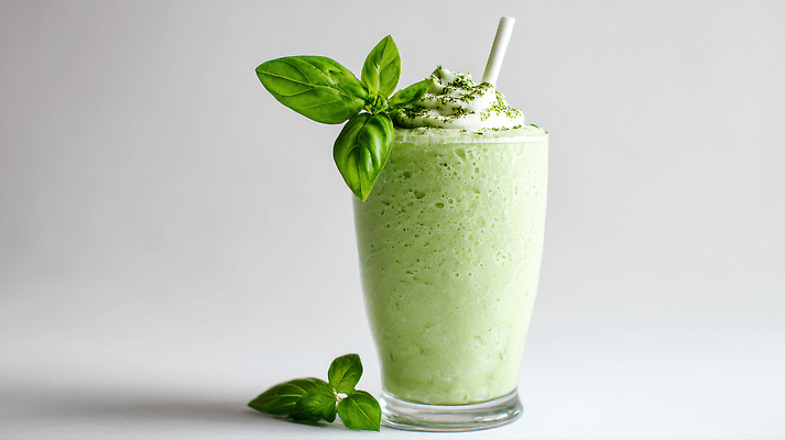 JPG 편집이미지 음료 디저트 잔 초록색 신선 아침식사 상큼 바질 스무디 홈메이드 편집실사 AI포토 AI콘텐츠 식기 음식 컬러 식사 CG 만들기 파일형식