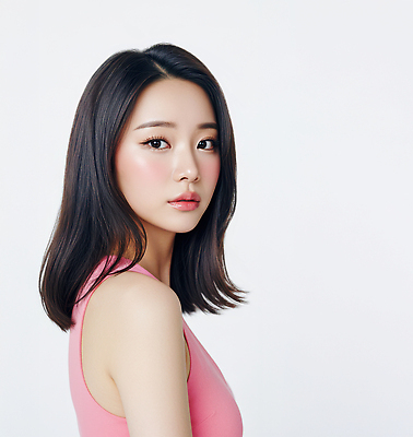 JPG 모델 편집이미지 헤어스타일 옷 여자 패션 얼굴 분홍색 포즈 스튜디오 화장 뷰티 촬영 의료성형뷰티 스타일 편집실사 AI인물포토 AI콘텐츠 컬러 사람 신체부위 CG 파일형식 AI포토