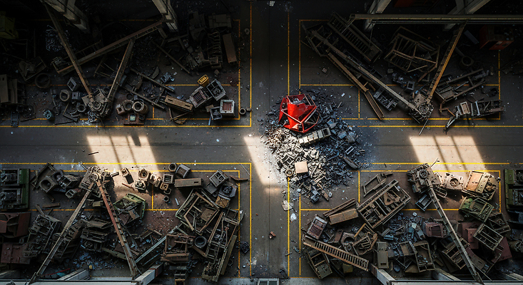 JPG 편집이미지 건축물 산업 햇빛 비교 파편 창고 폐허 그림 조화 강렬 편집실사 AI포토 AI콘텐츠 건축 컨셉 태양 CG 파일형식