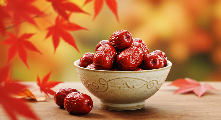 JPG 식물 편집이미지 전통 그릇 단풍 과일 자연 건강 농장 수확 가을 분위기 맛 대추 조화 색감 편집실사 AI컴퓨터그래픽 AI콘텐츠 식기 계절 컨셉 잎 농업 CG 생태계 파일형식