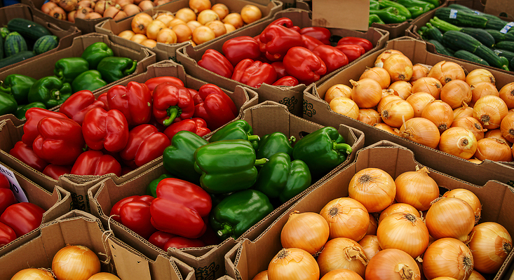 JPG 편집이미지 채소 건강 풍경 빨간색 초록색 여름 농작물 노란색 다양 신선 시장 구매 가격 고객 재래시장 편집실사 AI포토 AI콘텐츠 계절 컬러 다수 농업 쇼핑 CG 파일형식