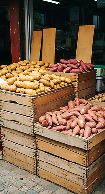 JPG 편집이미지 음식 채소 자연 감자 농작물 상자 상점 거래 신선 고구마 재래시장 유통 전통시장 편집실사 AI포토 AI콘텐츠 전통 농업 뿌리채소 시장 CG 생태계 파일형식