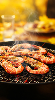 JPG 편집이미지 가족 불 새우 육류 요리 여름 친구 식사 맛 그릴 저녁 바비큐 해산물 즐거움 향기 편집실사 AI컴퓨터그래픽 AI콘텐츠 자연요소 계절 감정 음식 컨셉 식재료 관계 주방용품 갑각류 야간 CG 냄새 파일형식