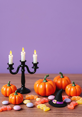 JPG 편집이미지 음식 초 호박 디저트 사탕 장식 빛 파티 보라색 미니어처 할로윈 가을 상차림 편집실사 AI포토 AI콘텐츠 계절 컬러 채소 이벤트 모형 CG 파일형식