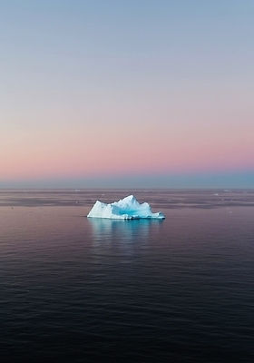 JPG 편집이미지 물결 바다 자연 하늘 풍경 평화 얼음 고요 일몰 저녁 빙하 빙산 뷰티풀 수평선 편집실사 AI컴퓨터그래픽 AI콘텐츠 자연요소 컨셉 노을 야간 CG 생태계 파일형식