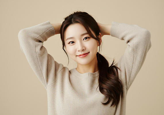 JPG 편집이미지 헤어스타일 여자 패션 포즈 미소 캐주얼 친구 촬영 매력적 우아함 편안함 스웨터 뷰티풀 의료성형뷰티 편집실사 AI인물포토 AI콘텐츠 옷 컨셉 상의 관계 표정 사람 감각 CG 파일형식 AI포토