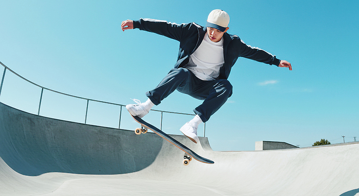 JPG 편집이미지 공원 스포츠 모션 청소년 놀이 하늘 운동 점프 활발 스케이트 자유 스케이트보드 액션 의료성형뷰티 편집실사 AI인물포토 AI콘텐츠 공공시설 스포츠용품 컨셉 건강 사람 보드_스포츠 CG 파일형식 AI포토