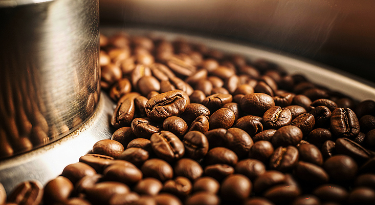 JPG 편집이미지 커피 음료 아침 요리 에너지 원두 준비 아로마 그라인더 향 습관 카페인 편집실사 AI포토 AI콘텐츠 주간 CG 커피용품 파일형식