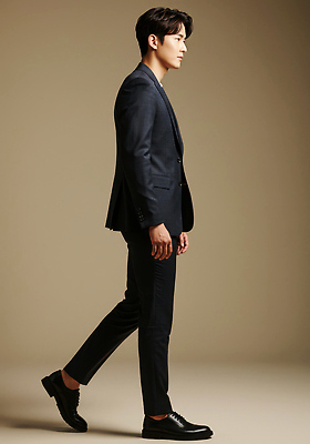 JPG 모델 편집이미지 옷 패션 남자 포즈 스튜디오 정장 턱시도 캐주얼 걷기 촬영 자신감 의료성형뷰티 스타일 편집실사 AI인물포토 AI콘텐츠 감정 모션 사람 CG 파일형식 AI포토