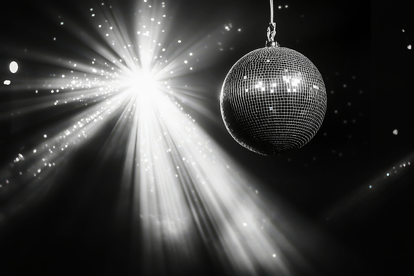 JPG 편집이미지 음악 공 조명 흑백 빛 반사 파티 소리 공간 분위기 크리스탈 디스코 생동감 효과 이미지편집 AI포토 AI콘텐츠 컨셉 문화예술 촬영기법 이벤트 춤 광석 파일형식