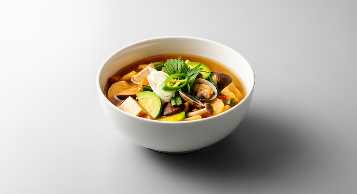 JPG 편집이미지 그릇 아시아 채소 따뜻함 요리 식사 신선 면류 맛 허브 된장찌개 해산물 국수 국물 편집실사 AI포토 AI콘텐츠 식물 식기 나라 한식 음식 컨셉 찌개 CG 파일형식