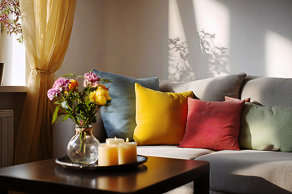 JPG 식물 편집이미지 꽃 컬러 쿠션 거실 촛불 휴식 조명 주택 인테리어 소파 분위기 편안함 오후 편집실사 AI포토 AI콘텐츠 디자인 컨셉 의자 초 건물 감각 CG 파일형식