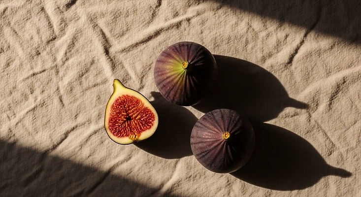 JPG 편집이미지 음식 컬러 과일 디저트 조명 건강 내부 부드러움 헝겊 무화과 비율 제철 편집실사 AI포토 AI콘텐츠 감각 CG 파일형식 천_직물