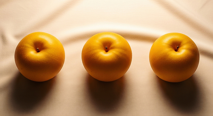 JPG 편집이미지 음식 과일 자연 탁자 디저트 조명 따뜻함 건강 여름 노란색 신선 배 원형 일렬 편집실사 AI포토 AI콘텐츠 도형 계절 컬러 가구 CG 생태계 파일형식