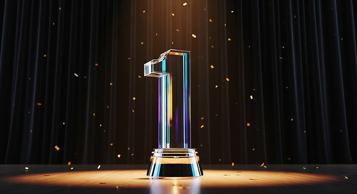 JPG 편집이미지 성공 조명 기념 이벤트 반짝임 무대 축하 우승 상패 트로피 순간 시상식 영예 인증 편집실사 AI컴퓨터그래픽 AI콘텐츠 컨셉 모션 최고 상_우승 CG 파일형식