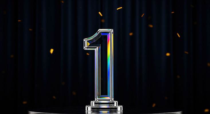 JPG 편집이미지 성공 기념 축제 기쁨 무대 축하 우승 결과 트로피 후광 시상식 영예 자랑 편집실사 AI컴퓨터그래픽 AI콘텐츠 감정 컨셉 빛 최고 상_우승 CG 파일형식