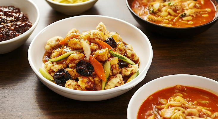 JPG 편집이미지 식탁 반찬 요리 식사 전통음식 양념 맛 탕수육 메인요리 집밥 편집실사 AI포토 AI콘텐츠 전통 음식 컨셉 탁자 중식 CG 파일형식