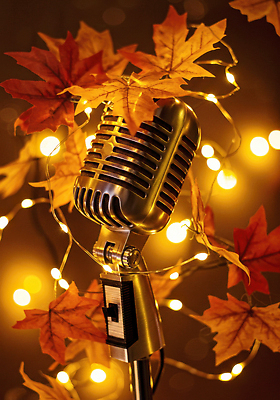 JPG 편집이미지 음악 단풍 크리스마스 자연 조명 장식 공연 무대 가을 분위기 클래식 마이크 감성 변신 뷰티풀 편집실사 AI포토 AI콘텐츠 계절 기념일 음향기기 컨셉 잎 문화예술 이벤트 CG 생태계 파일형식