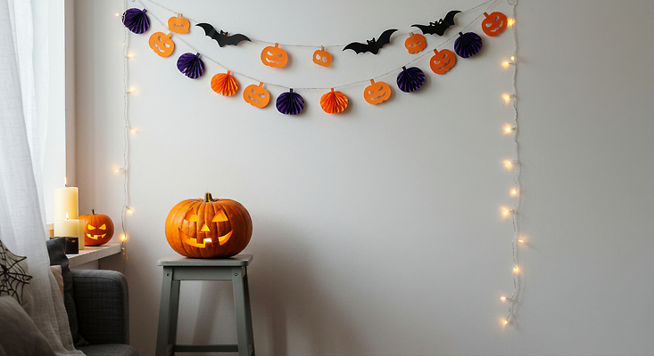 종이 컨셉 채소 포유류 이벤트 내부 파티 CG 파일형식 AI콘텐츠 할로윈 호박 장식 조명 방 테마 박쥐 색종이 분위기 오브젝트 축제 가정 실내 편집실사 편집이미지 JPG 홈파티 AI포토