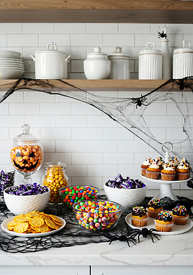 JPG 편집이미지 음식 디저트 사탕 생활 장식 파티 주방 초콜릿 축제 할로윈 분위기 컵케이크 홈파티 편집실사 AI포토 AI콘텐츠 컨셉 이벤트 케이크 CG 파일형식