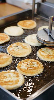 JPG 편집이미지 재료 디저트 요리 주방 전통음식 맛 아침식사 구이 부드러움 팬케이크 편집실사 AI포토 AI콘텐츠 전통 음식 컨셉 케이크 식사 감각 CG 파일형식