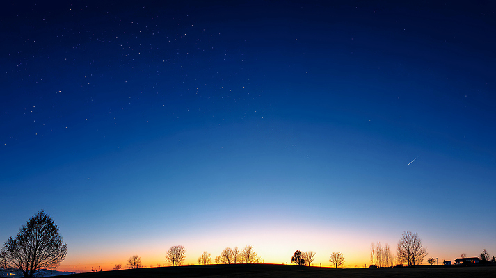JPG 나무 편집이미지 실루엣 별 자연 밤하늘 하늘 풍경 평화 고요 일몰 저녁 뷰티풀 편집실사 AI포토 AI콘텐츠 자연요소 식물 컨셉 촬영기법 노을 야간 CG 생태계 파일형식