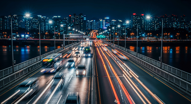JPG 편집이미지 도로 교통 이동 야경 자동차 밤하늘 서울 풍경 빌딩 빛 흐름 도시 한강 편집실사 AI포토 AI콘텐츠 길 육상교통 컨셉 교통시설 하늘 한국 건물 야간 CG 랜드마크 파일형식 풍경_경치
