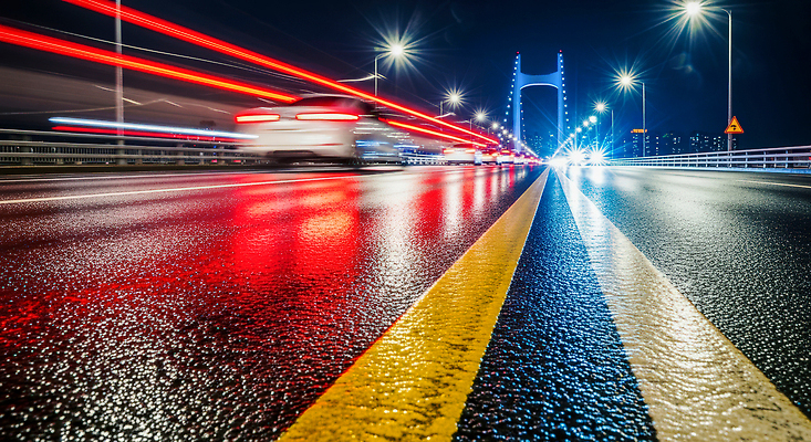 JPG 편집이미지 도로 교통 이동 야경 자동차 조명 거리 풍경 빛 반사 촬영 흐름 속도 한강 편집실사 AI포토 AI콘텐츠 길 육상교통 컨셉 교통시설 서울 야간 CG 랜드마크 파일형식 풍경_경치