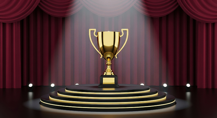 JPG 편집이미지 상징 백그라운드 성공 조명 이벤트 경기 경쟁 금색 무대 축하 우승 커튼 중앙 트로피 스포트라이트 단상 등급 시상식 이미지편집 AI컴퓨터그래픽 AI콘텐츠 스포츠 컬러 컨셉 최고 상_우승 파일형식