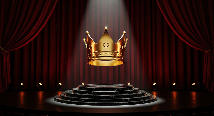 JPG 편집이미지 감정 예술 상징 왕관 조명 세트 공연 금색 무대 커튼 집중 드라마 스포트라이트 단상 연극 뷰티풀 시상식 이미지편집 AI컴퓨터그래픽 AI콘텐츠 컬러 컨셉 문화예술 이벤트 파일형식