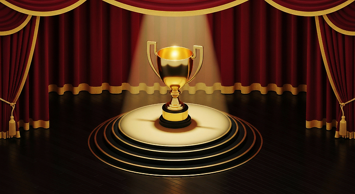 JPG 편집이미지 상징 조명 기념 이벤트 공연 무대 축하 우승 커튼 우아함 중앙 결과 트로피 장면 스포트라이트 단상 시상식 이미지편집 AI컴퓨터그래픽 AI콘텐츠 컨셉 최고 상_우승 파일형식