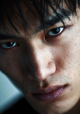 JPG 편집이미지 남자 감정 얼굴 백그라운드 표정 사람 근접촬영 집중 그림 이미지 흐림 강렬 의료성형뷰티 편집실사 AI인물포토 AI콘텐츠 뷰포인트 컨셉 날씨 신체부위 CG 파일형식 AI포토