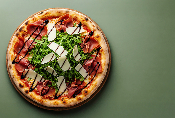 JPG 편집이미지 음식 치즈 피자 요리 식사 샐러드 맛 메뉴 나무접시 루꼴라 프로슈토 편집실사 AI포토 AI콘텐츠 접시 컨셉 채소 유제품 패스트푸드 서양음식 CG 햄 파일형식