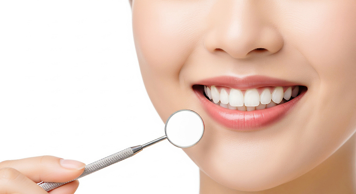 JPG 편집이미지 의학 건강 치과 미소 웃음 치료 진료 장비 환자 의사 치아 전문직 구강 서비스 검사_조사 의료성형뷰티 편집실사 직업 표정 병원 의료진 입 소화기관 CG 파일형식