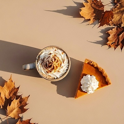JPG 편집이미지 커피 음료 단풍 낙엽 탁자 디저트 조명 풍경 카페 가을 균형 생크림 따뜻한음료 맛있는 호박파이 편집실사 AI포토 AI콘텐츠 계절 음식 가구 잎 상점 크림 CG 파이_빵 파일형식