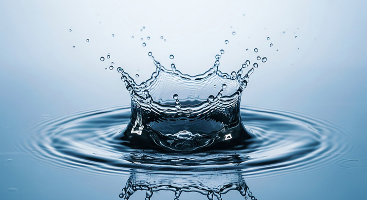 JPG 편집이미지 물결 자연 물 반사 물방울 액체 수면 떨어짐 오브젝트 심플 물리학 차분 이미지편집 AI컴퓨터그래픽 AI콘텐츠 자연요소 교육 컨셉 생태계 물리 파일형식