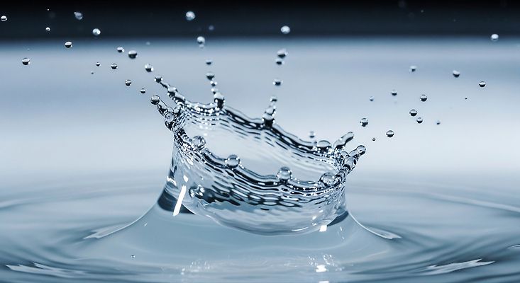 JPG 편집이미지 모션 자연 물 물방울 감각 액체 오브젝트 물리학 뷰티풀 순간 이미지편집 AI컴퓨터그래픽 AI콘텐츠 자연요소 교육 생태계 물리 파일형식