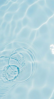 JPG 편집이미지 물결 모션 자연 수영장 물 여름 햇빛 반사 평화 맑음 고요 터치 수면 청명 이미지편집 AI컴퓨터그래픽 AI콘텐츠 자연요소 계절 컨셉 날씨 태양 생태계 파일형식