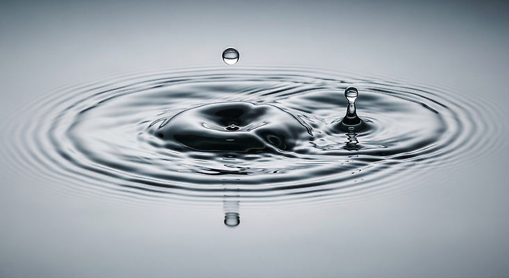 JPG 편집이미지 자연 휴식 일상 물 반사 평화 고요 물방울 수면 변화 편안함 조용 뷰티풀 순간 이미지편집 AI컴퓨터그래픽 AI콘텐츠 자연요소 컨셉 라이프 감각 생태계 파일형식